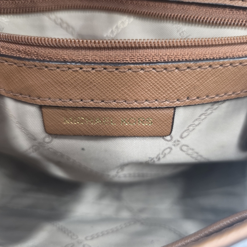 Michael Kors Brown Leather Crossbody Bag. - Picture 9 of 12